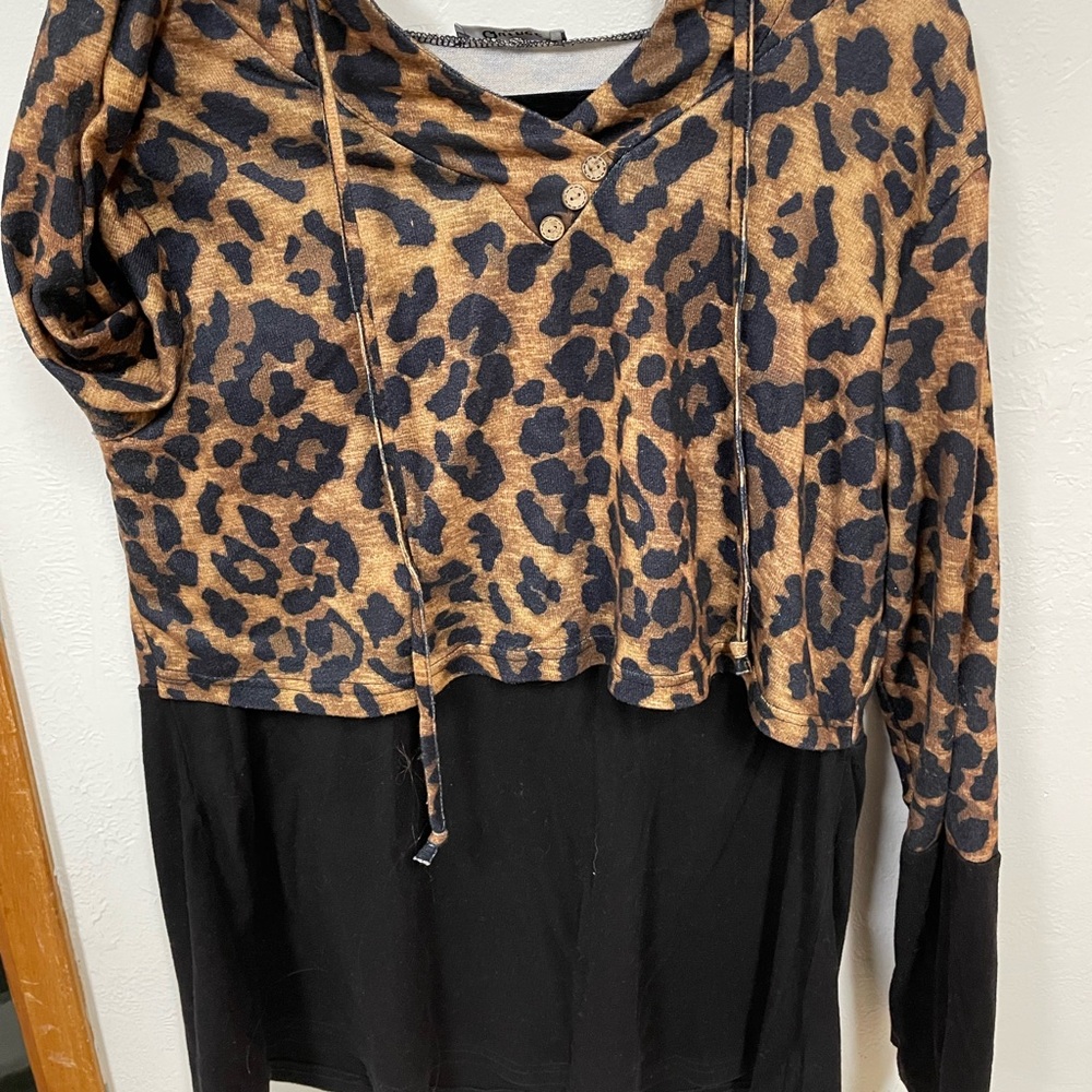 Leopard print nursing blouse (2XL)